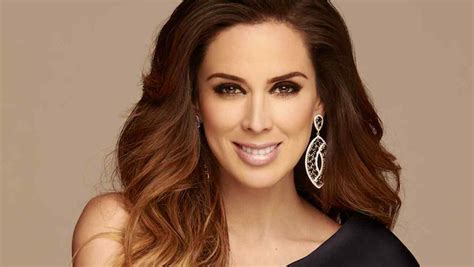 Jacqueline Bracamontes Se Une A Telemundo Foto Telemundo