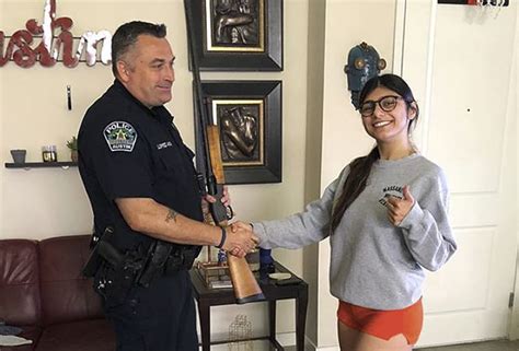 Porn Star Surrenders Her Shotgun To Austin Police In Virtue Signaling