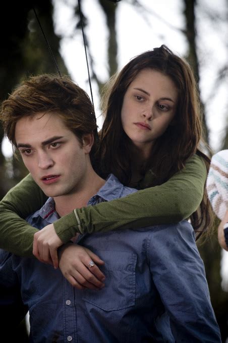 Edward Cullen And Bella Swan Twilight Movie Photo 2533414 Fanpop