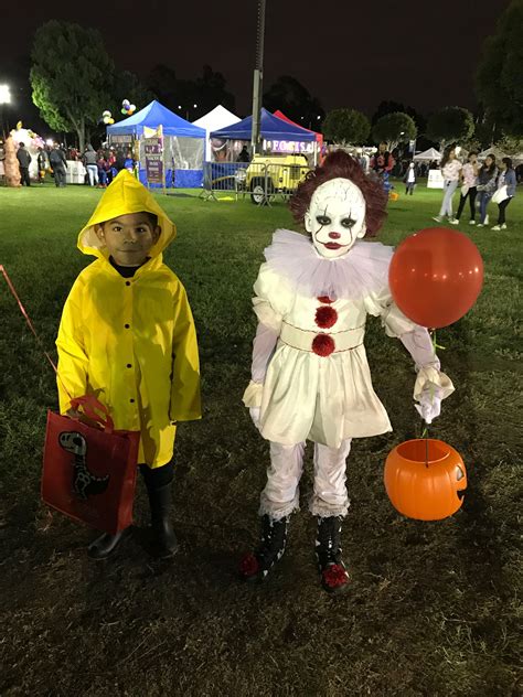 Pin En Pennywise And Georgie Costume