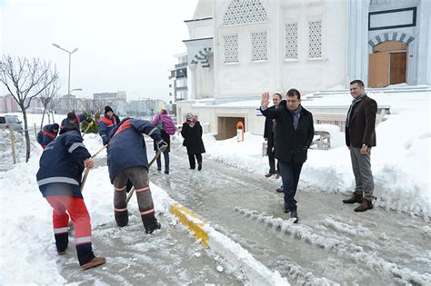 With ryan hansen, matt jones, alan ritchson to finish the turkey bowl, an epic football game against their crosstown rivals that was snowed out 15 years. Snow alleviates Istanbul's water shortage concern | Daily ...