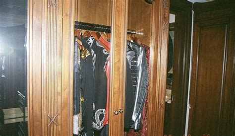 Check out full gallery with 974 pictures of michael jackson. Michael Jackson's Bedroom at the Time of His Death (16 pics)