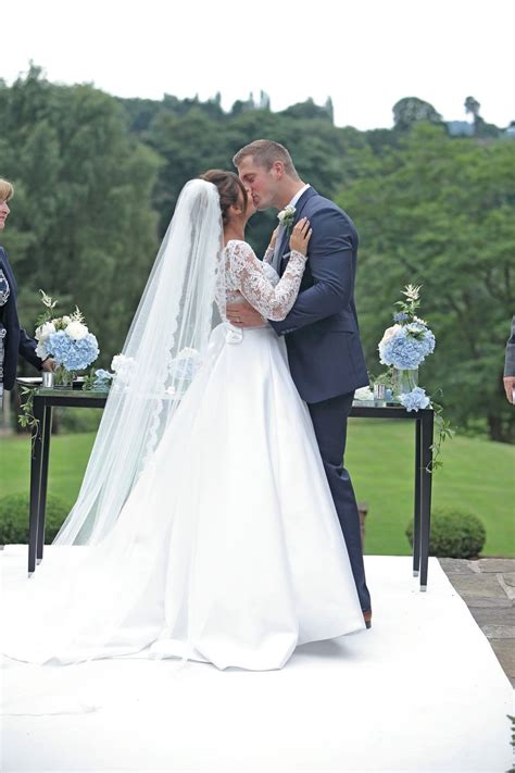 Inside Jacqueline Jossa And Dan Osbornes Wedding Im A Celebrity Stars Dress Bridesmaids And