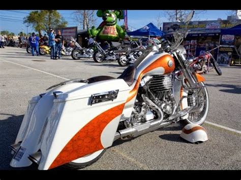A wide variety of custom bagger options are available to you, such as warranty of core components, local service location, and unique selling point. White orange Aerography custom bagger Harley - YouTube