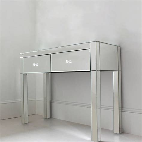 Looking at this project, it is hard to believe that is actually a diy one. Venetian Mirrored Dressing Table