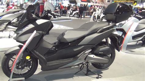This motor bike is available in two colors of black and red. Honda Forza 125 ABS Black Lucent Silver Metallic (2017 ...