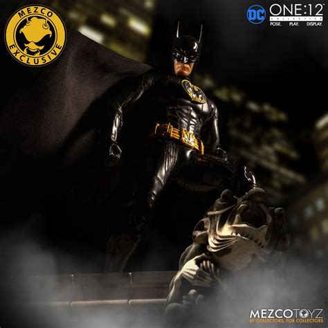 One12 Collective Batman Sovereign Knight Onyx Edition Mezco Toyz
