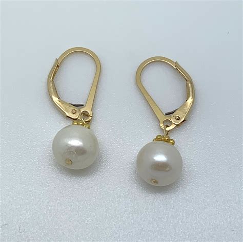 Freshwater Pearl Drop Clasp Earrings