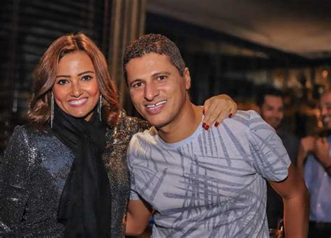وجاء في مجموع الفتاوى لشيخ الإسلام ابن تيمية: نجيب ساويرس ويسرا يحتفلان مع «أبو» بنجاح «حبيبي يا ليل ...