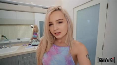 Video NfBusty tinder fickt eine 19 jährige blondine Lexi Lore Telegraph