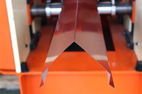 I asked a roofer to explain why the flat is the best he gave some reason that i don't remember. Metal Roof Ridge Cap Roll Forming Machine (Flat Ridge Roof ...