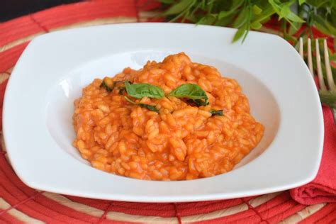 I pomodori colo riso é un piatto che mi ha insegnato tanto tempo fa mia nonna anna e che mia figlia caty 6pomodori. » Risotto al pomodoro - Ricetta Risotto al pomodoro di Misya