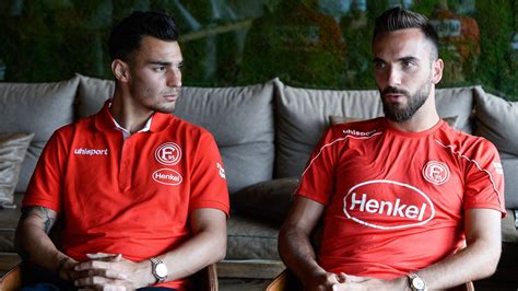Kaan ayhan official account◆the player of schalke04. Bundesliga: Funkel verteidigtnimmt Ayhan und Karaman nach ...
