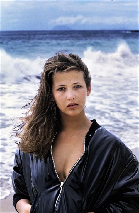 Comment ne pas dire mon émotion lorsque je lis ces mots, c'est bouleversant et magnifique ! Picture of Sophie Marceau