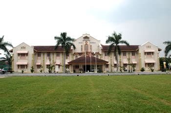 Sultan idris teaching college (sitc) ditukarkan namanya kepada maktab perguruan sultan idris (mpsi) dirasmikan pada 28 november 1922 oleh sir w. Pencapaian Malaysia Dalam Pelbagai Bidang