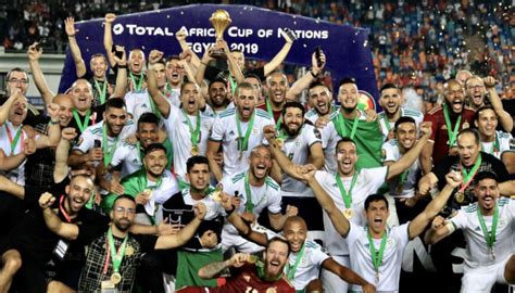 تأسس فريق جبهة التحرير الوطني لكرة القدم في ظروف سرية. الجزائر أفضل منتخب أفريقي لعام 2019 - أنوار سبور