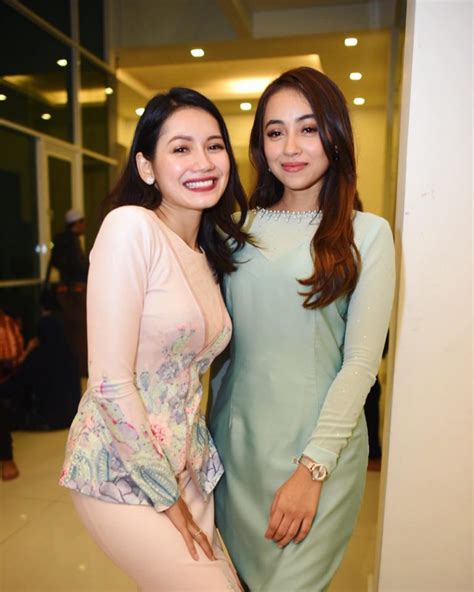Nah cerita keluarga iwan dangdut yang kini digelar iwan nasyid dengan anaknya oktovia & aprena manrose yang makin popular! Biodata Penuh Pelakon Cantik Octavia Manrose Anak Iwan ...