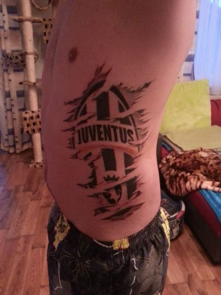 Watch juventus vs olympique lyonnais uefa champions league match free live stream march 17|italian you can watch the following juventus fc stream for free, by clicking on the game link, or. Angelus83: Juventus Wappen | Tattoos von Tattoo-Bewertung.de