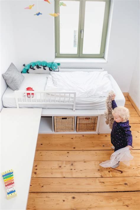 Als funktionsbetten werden betten bezeichnet, die neben der schlafmöglichkeit noch weitere funktionen bieten. Hochbett bauen für Kinder - Ikea Hack | The Krauts