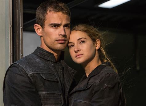 Tris And Four Divergent Movie Divergent Series Tris And Tobias