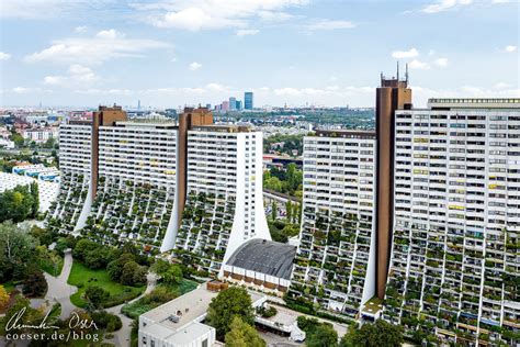 Die anlage gilt als vorzeigeprojekt der funktionierenden satellitenstadt der 1970er jahre, oft als gegenbeispiel der nahe gelegenen siedlung am schöpfwerk. Fünf Jahre Open House Wien - Reiseblog von Christian Öser