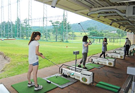 Sure, it's a new year, but we're in worse shape right now than we were all of last year. 日記 中断 リマーク ゴルフ 練習 服装 女性 冬 - ootukiyoga.jp