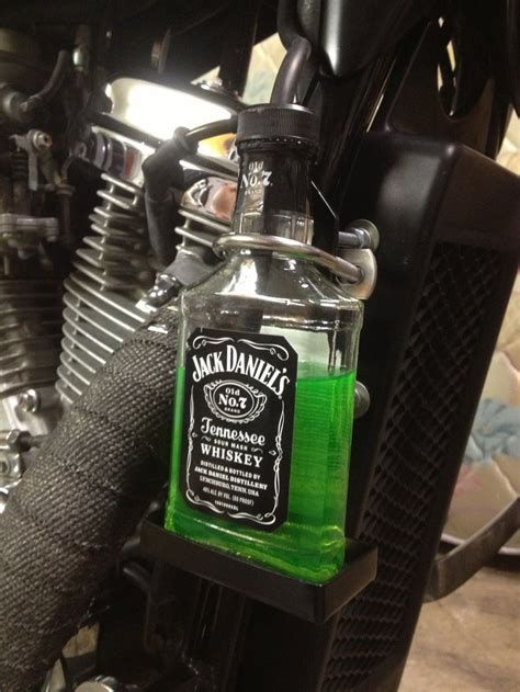 Jack daniels bottle harley davidson leather tank bib panel. Jack Daniels overflow bottle | Choppers personnalisés