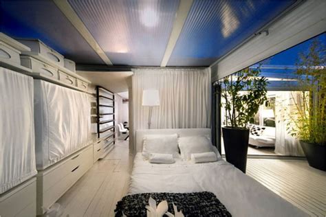 Futuristic Penthouse Apartment In Madrid