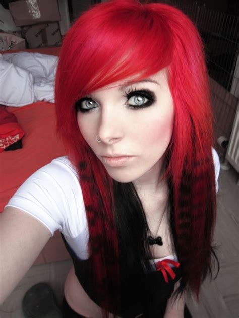35 Deeply Emotional And Creative Emo Hairstyles For Girls