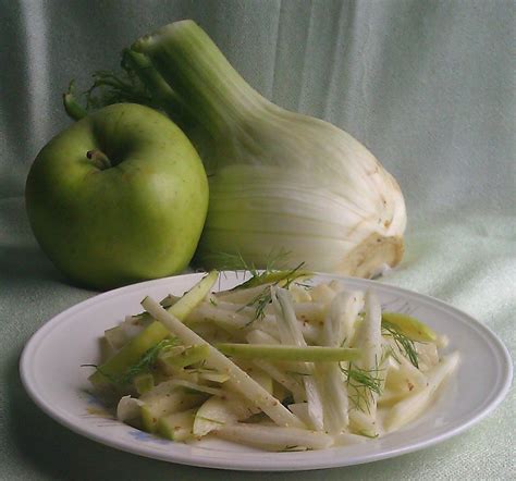 Separate sections, set aside in small bowl. Fennel, Jicama and Apple Salad | Apple salad, Cholesterol lowering foods, Fennel salad