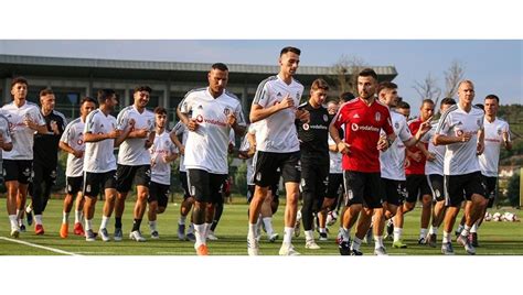 Penaltılarda çizgiden erken ayrılmak, bir de ceza sahası dışında elle oynamak altay bayındır'ın alışkanlığı oldu. Beşiktaş 7 hazırlık maçı oynayacak | NTV