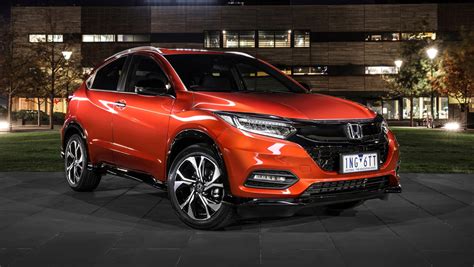 Three are petrol units, the range starting with the base grade e, followed by a grade v, and topping out with the rs. New Honda HR-V 2020 pricing and specs detailed: Apple ...