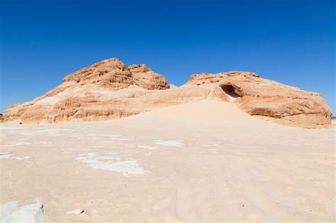 Premium Photo Dragon Mountain In Sinai Desert Egypt