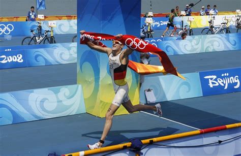 Türkiye triatlon federasyonu, triatlon sporunun ülkemizde geniş kitlelere ulaşmasını, sporcularımızın uluslararası başarılarının artmasını hedeflemektedir. Triatlon savjeti - Triatlon klub Zrinski