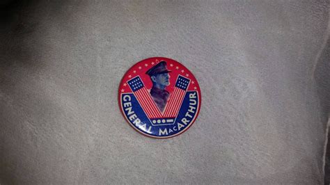 Wwii General Macarthur Victory Pinback Button ~ Vintage 1 14