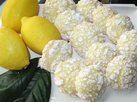 Made from a lemon cake mix, this cookie recipe couldn't be easier! Anna's Table: Lemon Drop Cookies