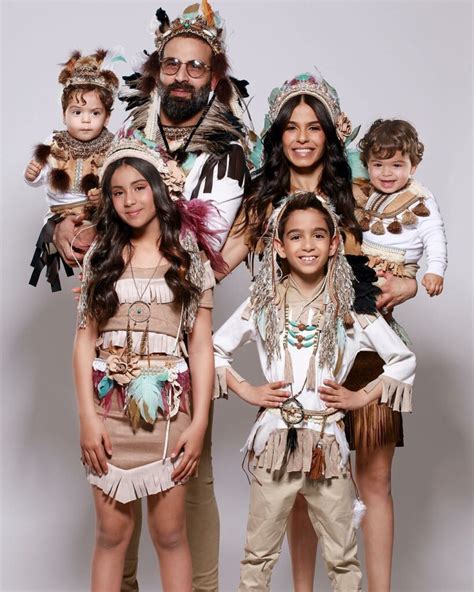 מדריך התקנה לטאב אינסטגרם בפייסבוק. פורים שמח: התחפושות שהעיפו לנו את הפוני! - רות עבור