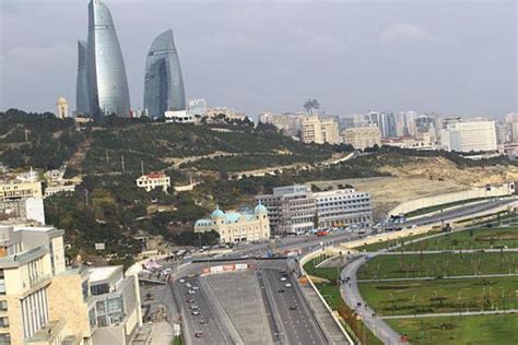 Oltre ad un pacchetto complessivamente più omogeneo della concorrenza sia hamilton. F1 - Tilke: Baku será um dos mais emocionantes circuitos ...