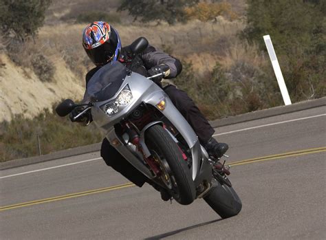 Always wear a helmet, eye protection and proper apparel. bikes auto media: kawasaki ninja 650r