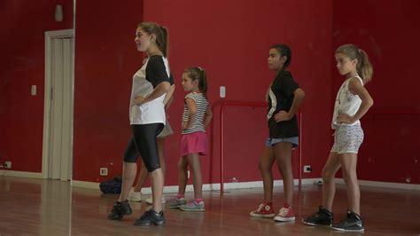 Redeem a stay with 60,000+ hotels, many car rental locations and wide ranges of experiences with instant confirmation available! CREW ESCUELA DE BAILE - COMEDIA MUSICAL INTERMEDIO - YouTube