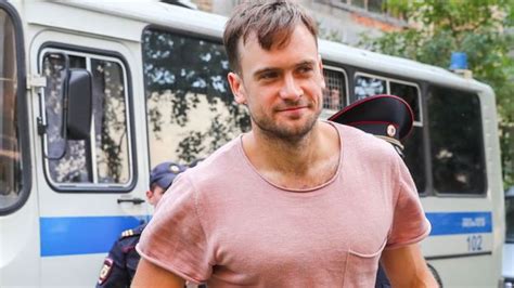 quién es pyotr verzilov el miembro de pussy riot envenenado en rusia dos meses después de su