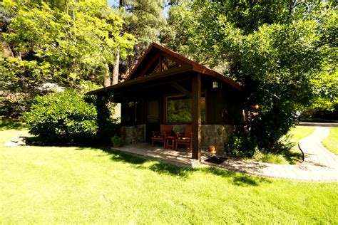 When you book one of the cabins in sedona around oak creek canyon, you'll find yourself surrounded by stunning views of towering red rocks and vibrant greenery in virtually all directions. Wheelchair Accessible Cabin Rental in Sedona