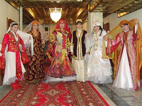 Ularning ayrimlari esa zamonaviy moda olam. Zamonaviy Moda Uz. - MILLIY LIBOSLAR ZAMONAVIY TALQINDA / Moda 2017 ayollar modasi milliy ...