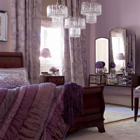 What are the colors of a mauve living room? 19 Purple and white bedroom combination ideas