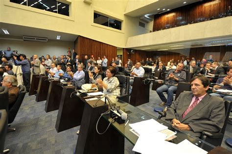 A substituição do atual sistema proporcional para escolha de deputados estaduais e federais pelo chamado distritão. 'Distritão' pouco altera composição do legislativo