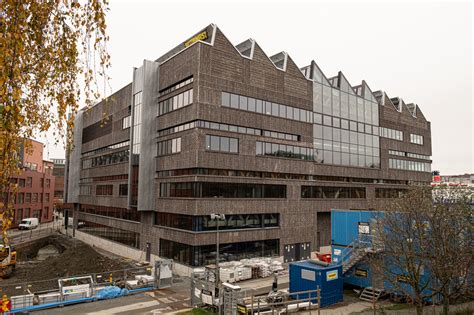 Vi andas teknik, lever teknik. LINDHOLMENS TEKNISKA GYMNASIUM