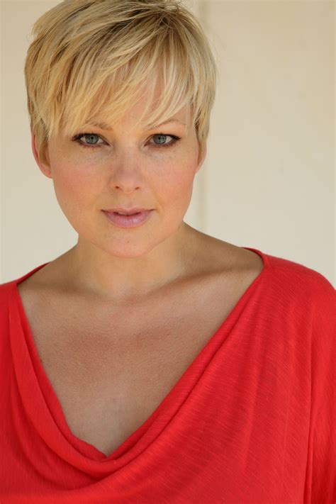 Just make sure that super short pixie is not for you. Ways to Style Short Hair Great descriptions and videos to ...