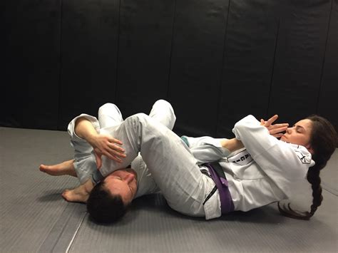 If you train brazilian jiu jitsu, with the gi (kimono) regularly, the chances of you having problems with the joints in your fingers at any given point is almost 100% certain. Closing Your Eyes During A Jiu-Jitsu Roll - Valuable Or ...