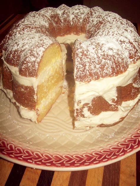 I had the berry crostata with vanilla ice cream and my son had the tiramisu that had chocolate and coffee in it. Italian Lemon Cream Cake, copycat from Olive Garden ...