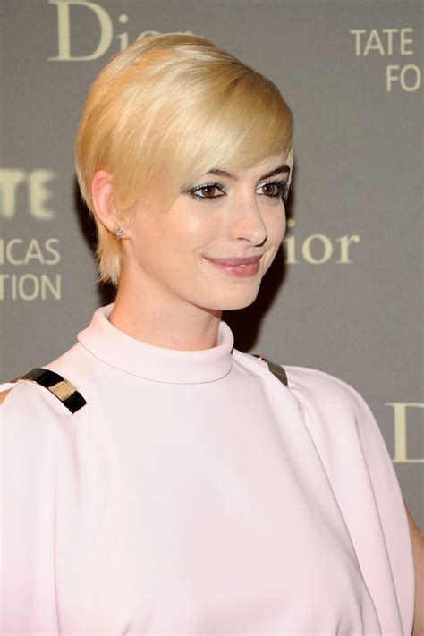 Anne Hathaway Is A Givenchy Blonde At The 2013 Tate